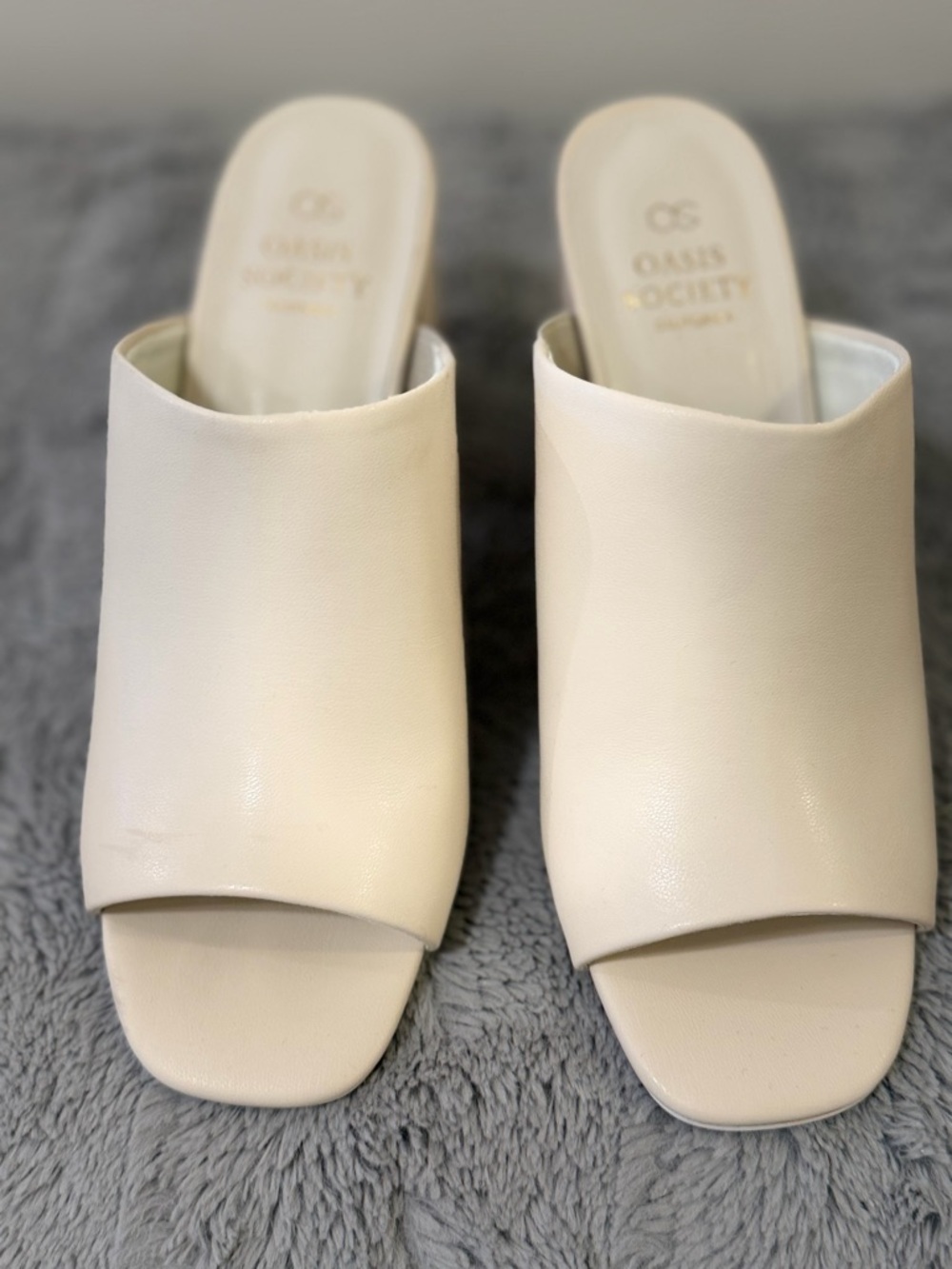 Oasis Society Cream Slip-On Open-Toe Mules